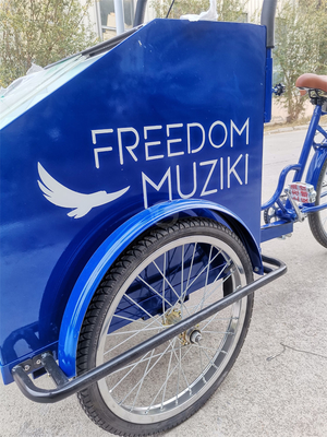 Vendas de lanches de rua com equipamentos de cozinha personalizados em carrinhos elétricos de 3 rodas
