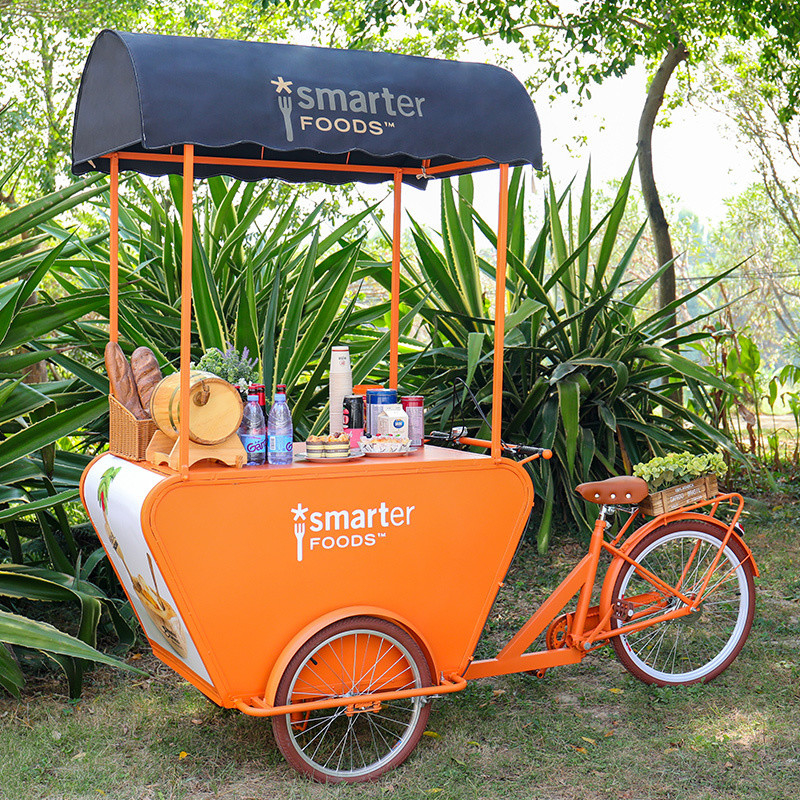 Conveniente bicicleta de entrega de carrinhos de comida de rua perfeita para venda de frutas e operação de 1-2 pessoas